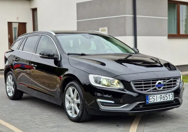 samochody osobowe Volvo V60 cena 67499 przebieg: 100000, rok produkcji 2016 z Błaszki